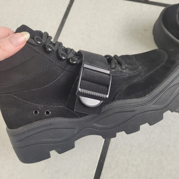 NWOT Design lab sneaker boots - Picture 4 of 9